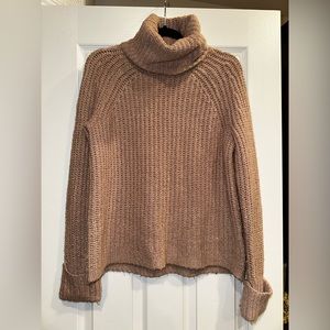 Women’s BP. Sweater XS Like New